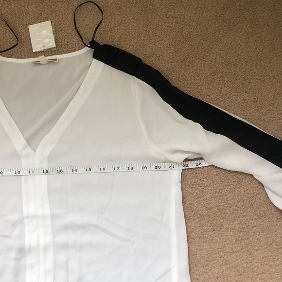 Pleione Roll Sleeve V-Neck Blouse NWT Size L - Picture 7 of 13